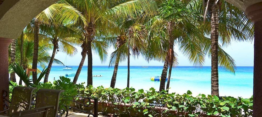 Las Sirenas Hotel And Condos West Bay Bagian luar foto