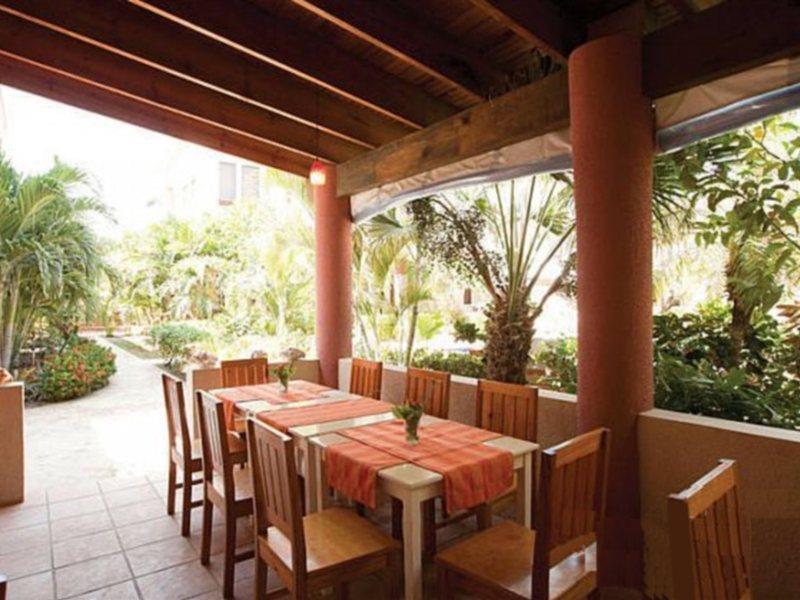 Las Sirenas Hotel And Condos West Bay Bagian luar foto