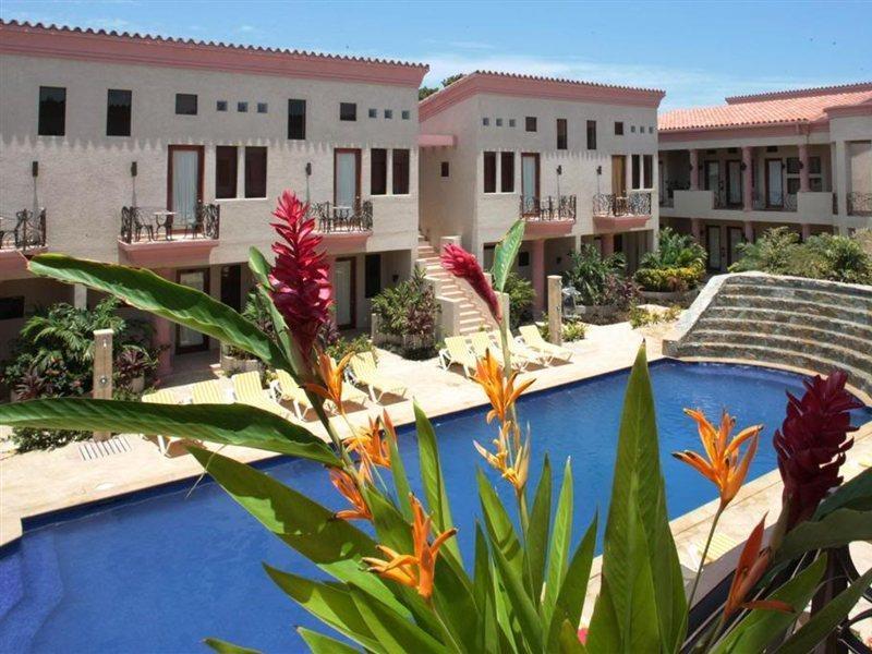 Las Sirenas Hotel And Condos West Bay Bagian luar foto